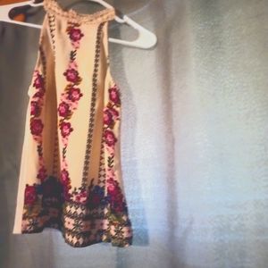 Beautiful tank top with lace neckline